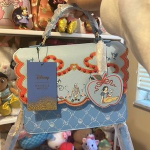 Danielle Nicole show white crossbody